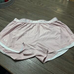 Under Armour Women's Light Pink Athletic Shorts Size XXL